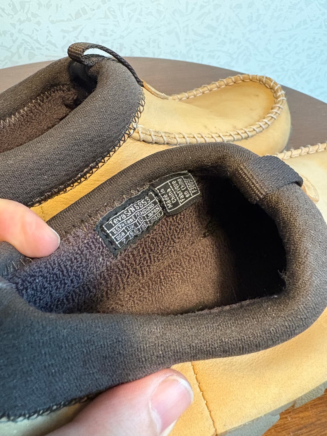 테바 빈티지 레더 목업 뮬 상품이미지4