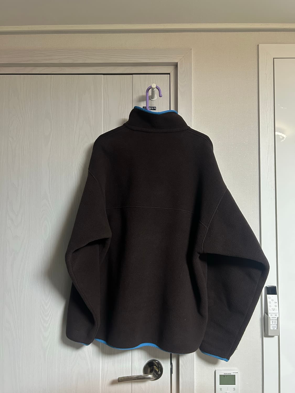 파타고니아 신칠라 다크브라운 플럼 L사이즈 (잔나비 최정훈 착용모델) 상품이미지2