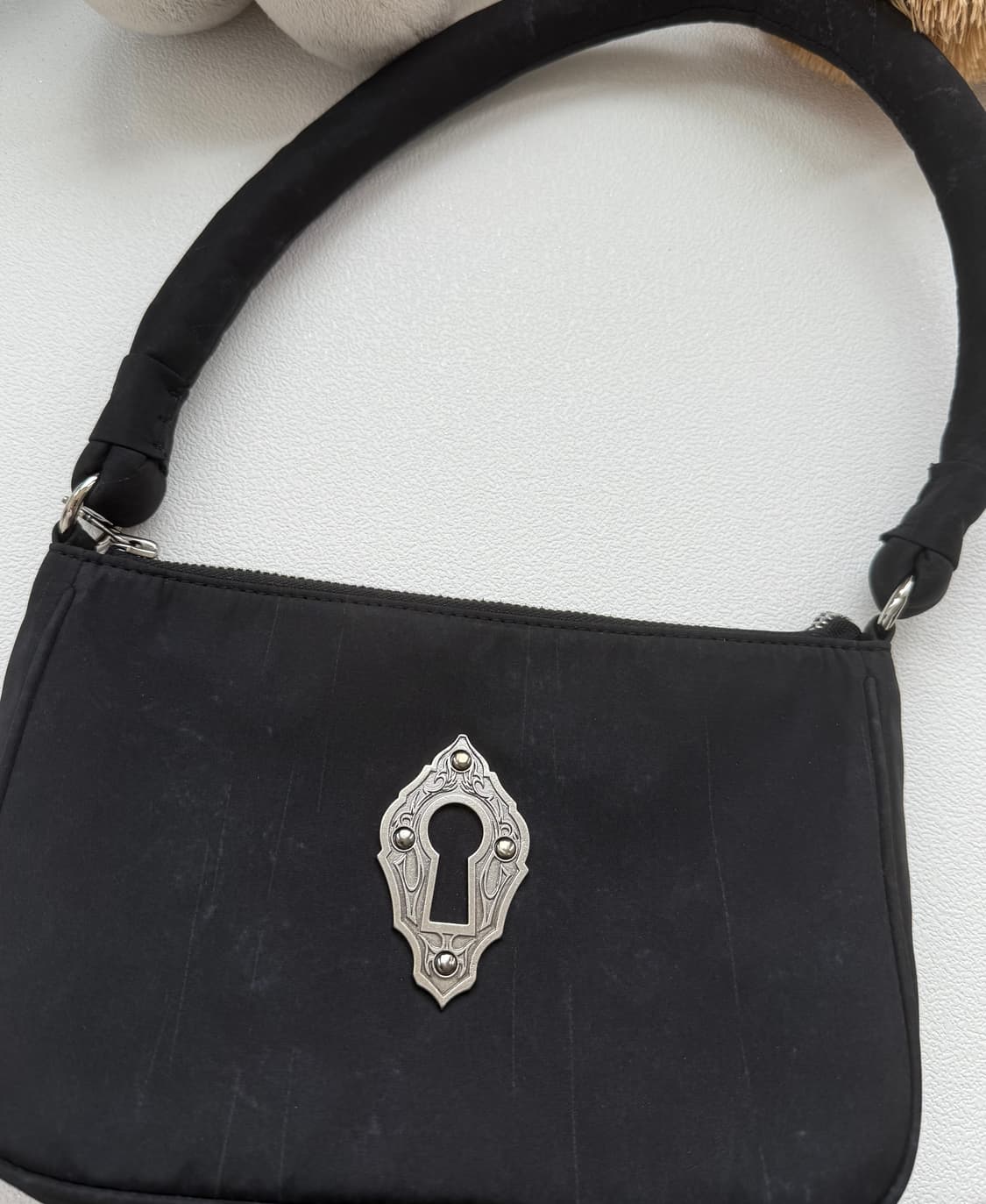 새상품) KEYHOLE SHOULDER BAG BLACK 상품이미지1