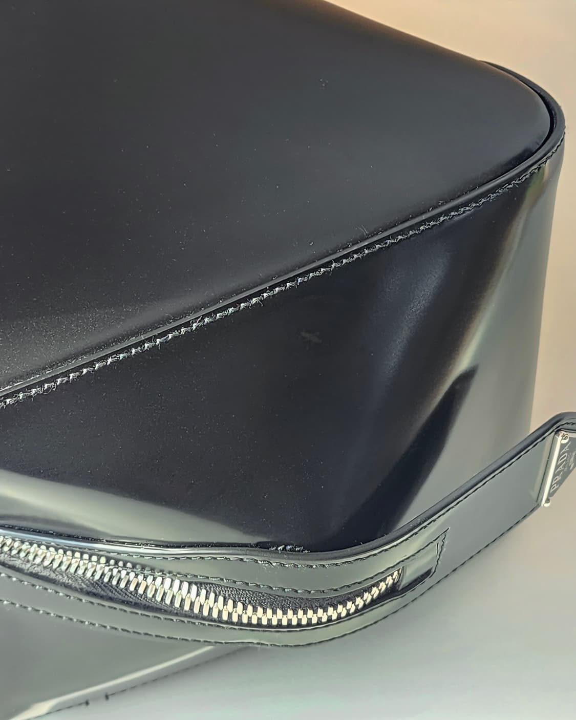 프라다 브러쉬드 레더 슈퍼노바 핸드백 상품이미지9