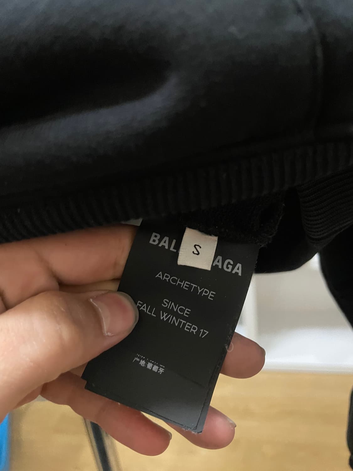 [새상품급,100-105] 발렌시아가 백로고 후드 맨투맨 스웻


 상품이미지3