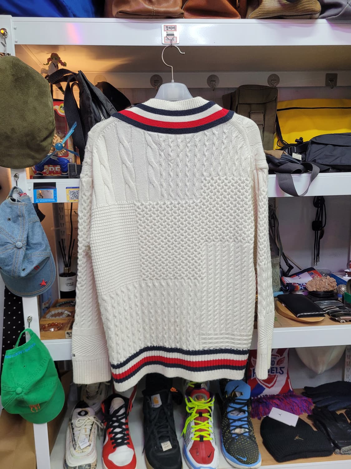 타미힐피거 V넥 케이블 니트 스웨터 아이보리 상품이미지2