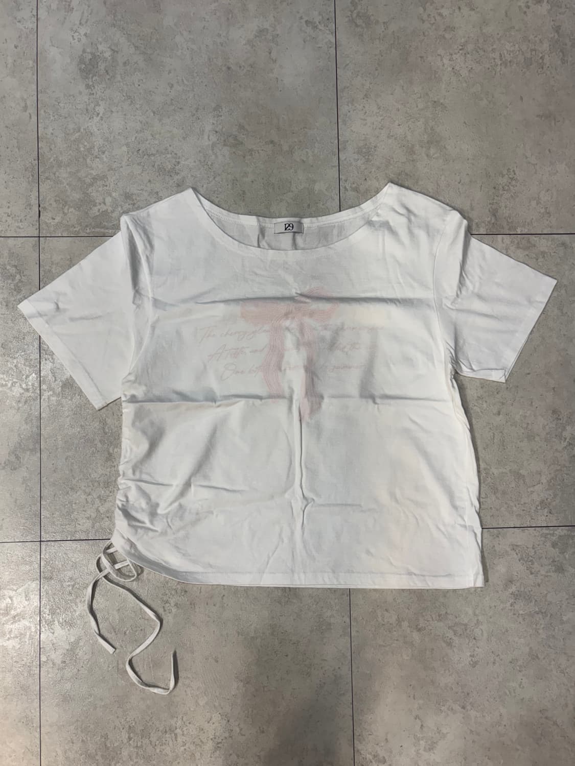 일리고) 리본 셔링 오프숄더 티셔츠 WH F 상품이미지6