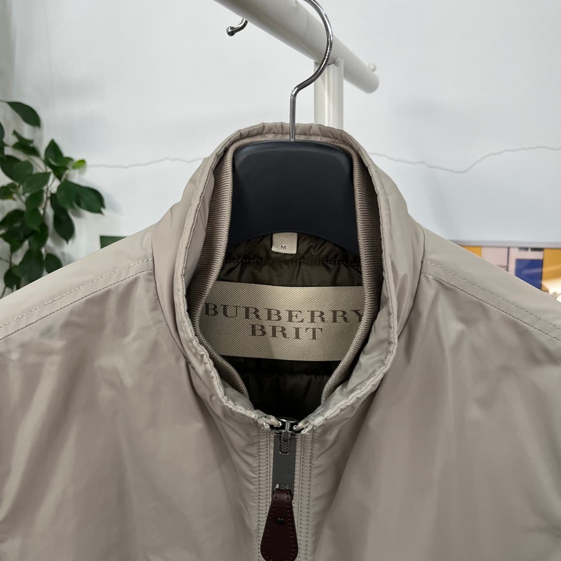 버버리 브릿  봄버 자켓 M  상품이미지3