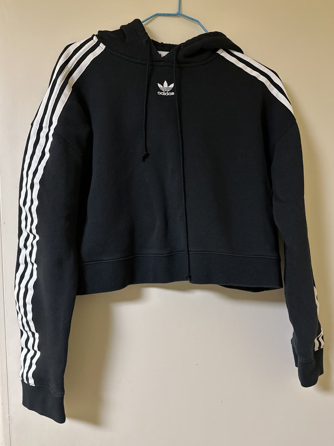 아디다스 크롭 후드티 상품이미지1