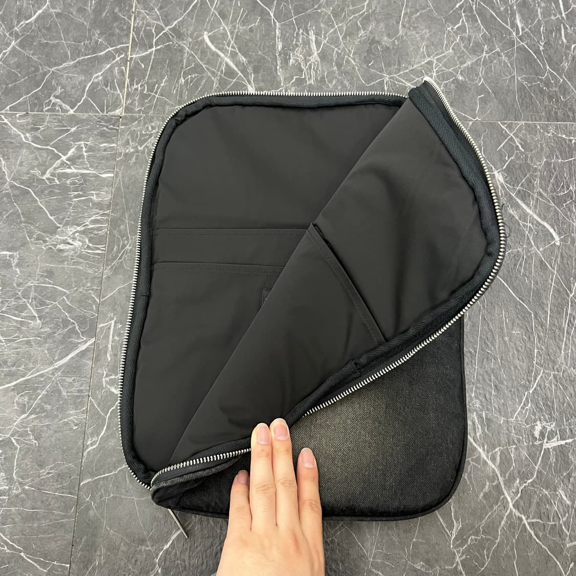 써저리 데님 진 클로버 클러치 백 블랙 데님 상품이미지3