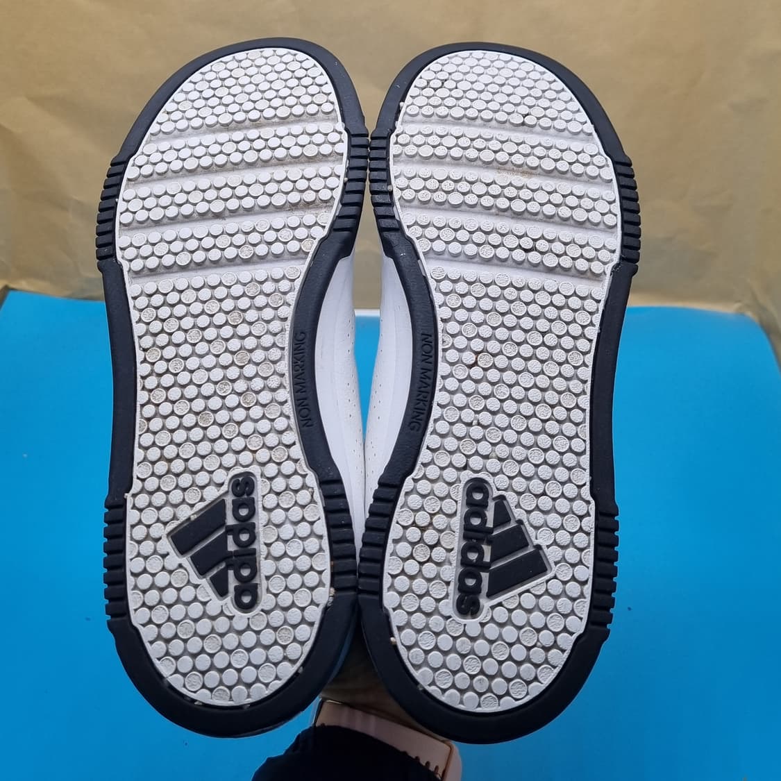 아디다스 텐사우르 여성운동화235 상품이미지3