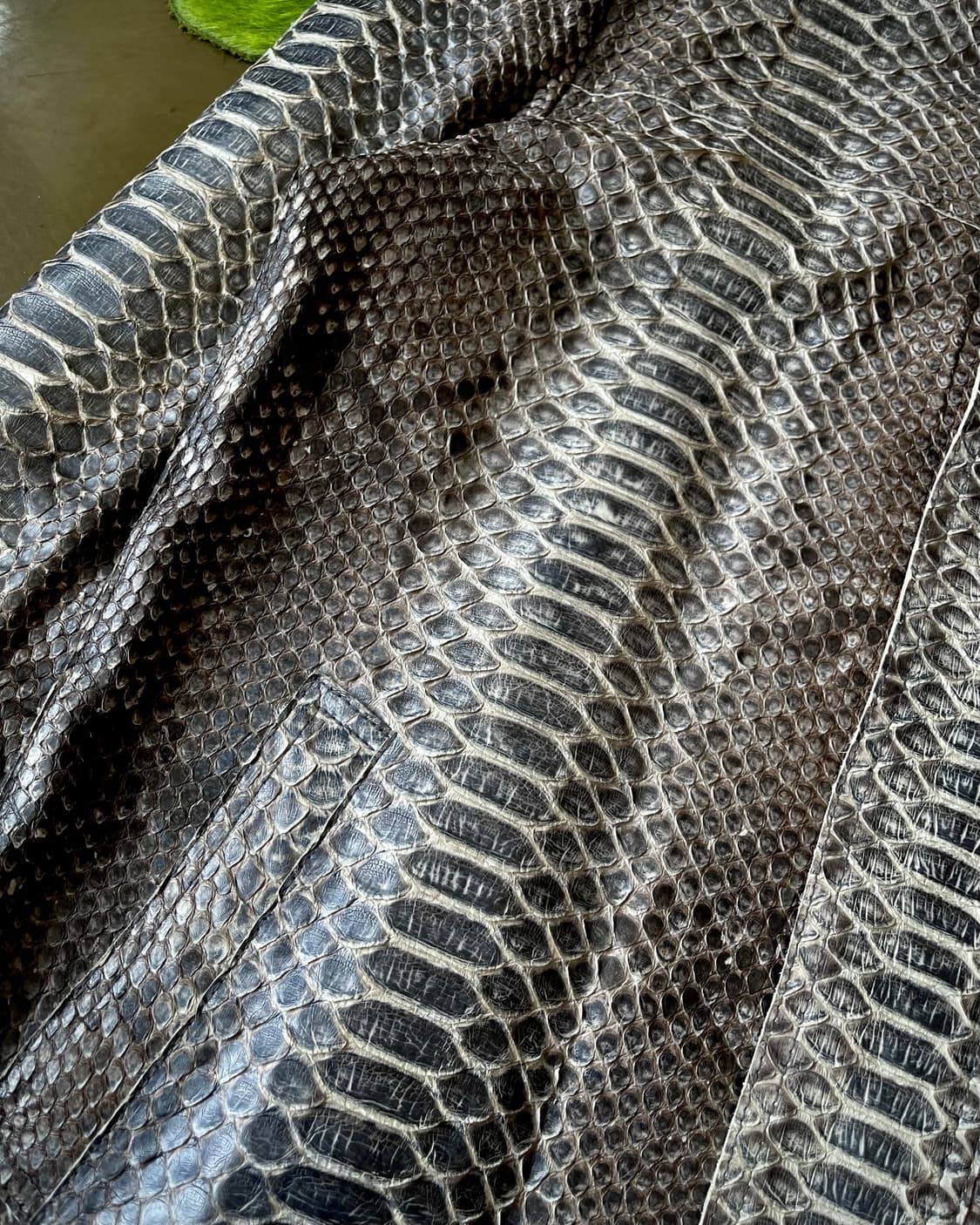 Reticulated Python Skin Leather Jacket 상품이미지6