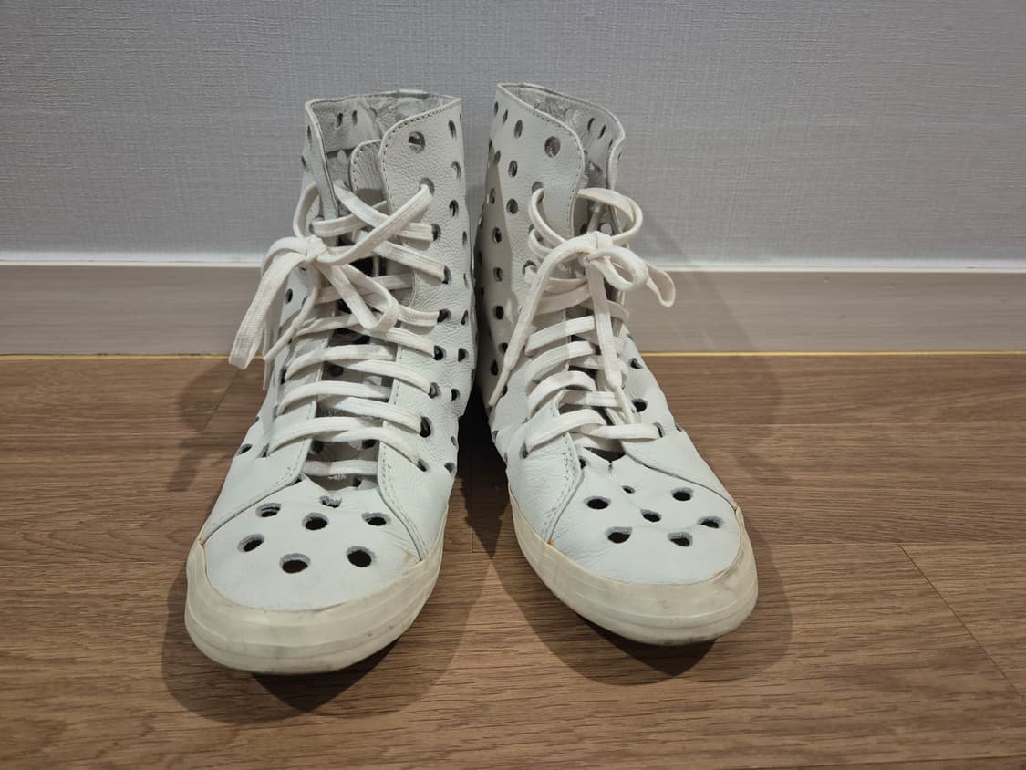 화이트 펀칭 스니커즈  240 상품이미지5