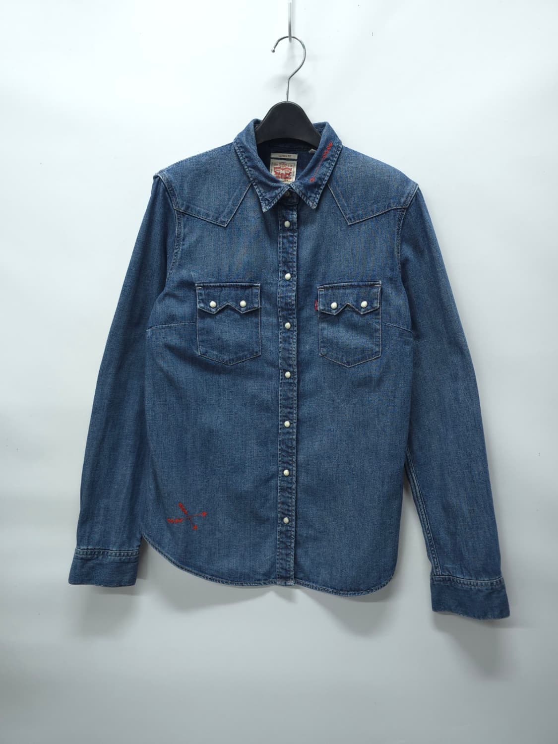 리바이스 여성 웨스턴 자수 데님 셔츠 중청(66~66반) 상품이미지1