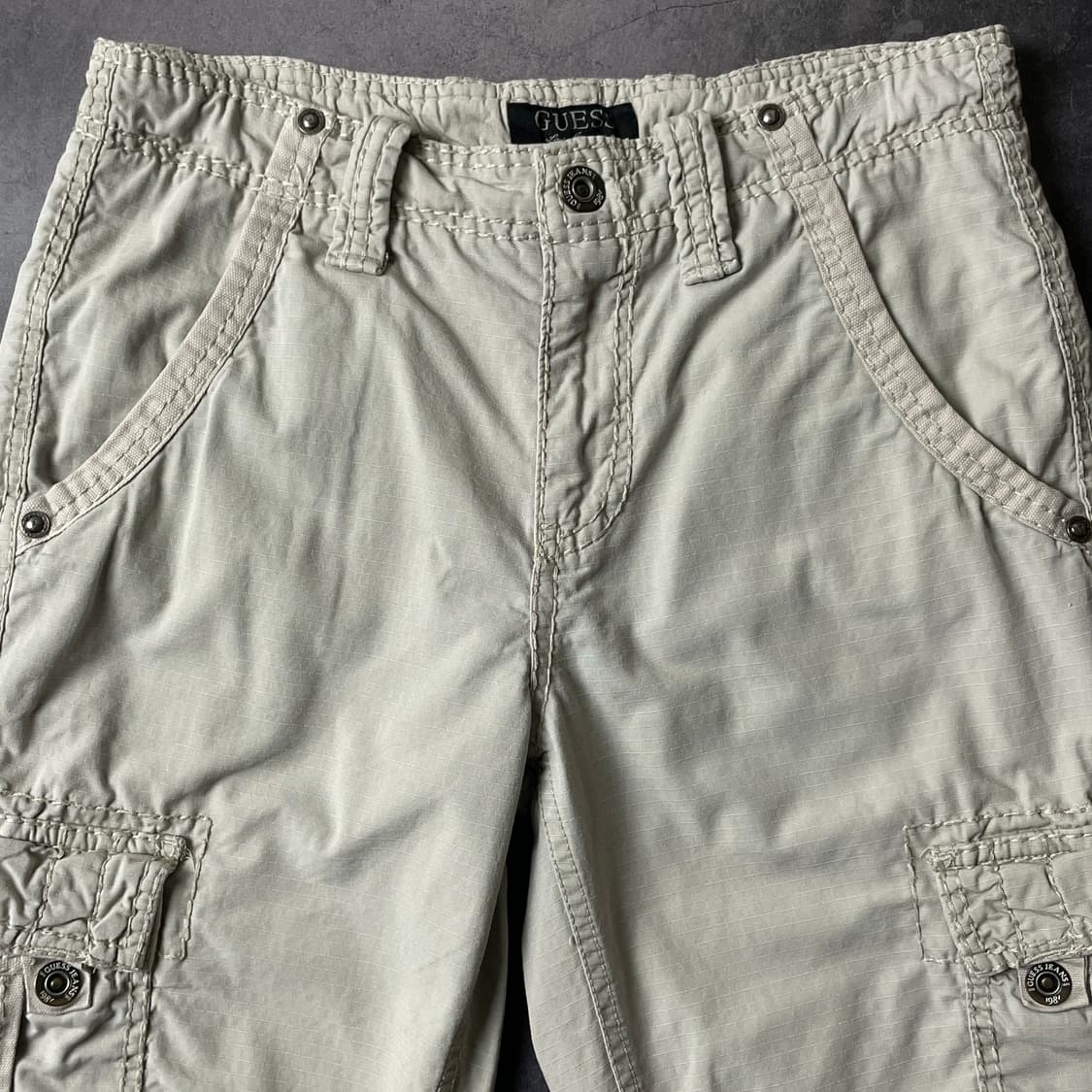 GUESS 게스 빈티지 베이지 코튼 카고 하프팬츠 A00728 상품이미지2