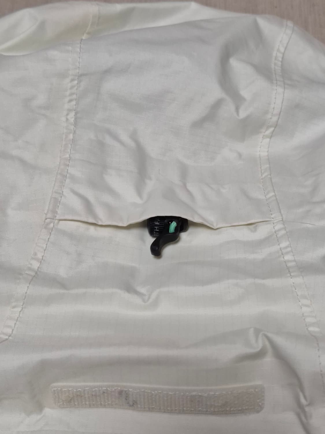 노스페이스 아이보리 바람막이 자켓 상품이미지9