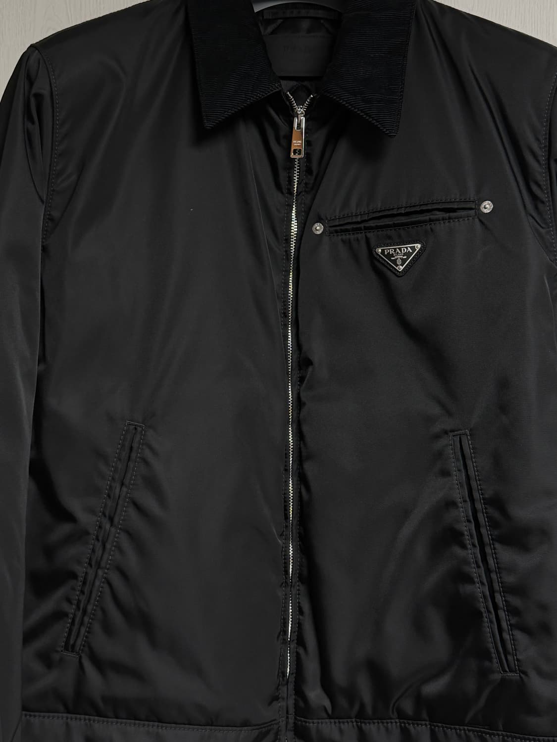 [L] 프라다 리나일론 블루종 자켓 블랙 상품이미지2