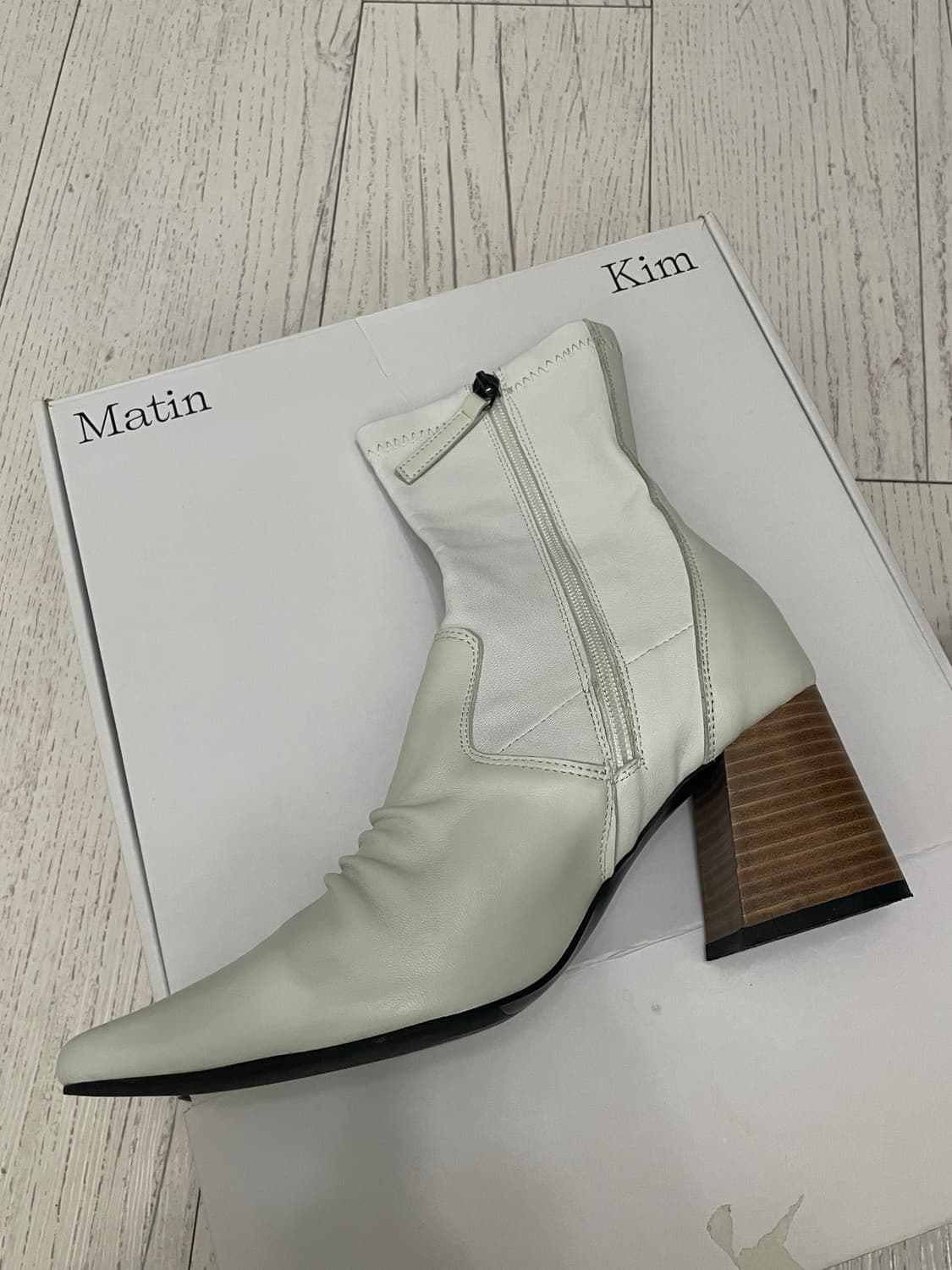마뗑킴 화이트 부츠 245 상품이미지2