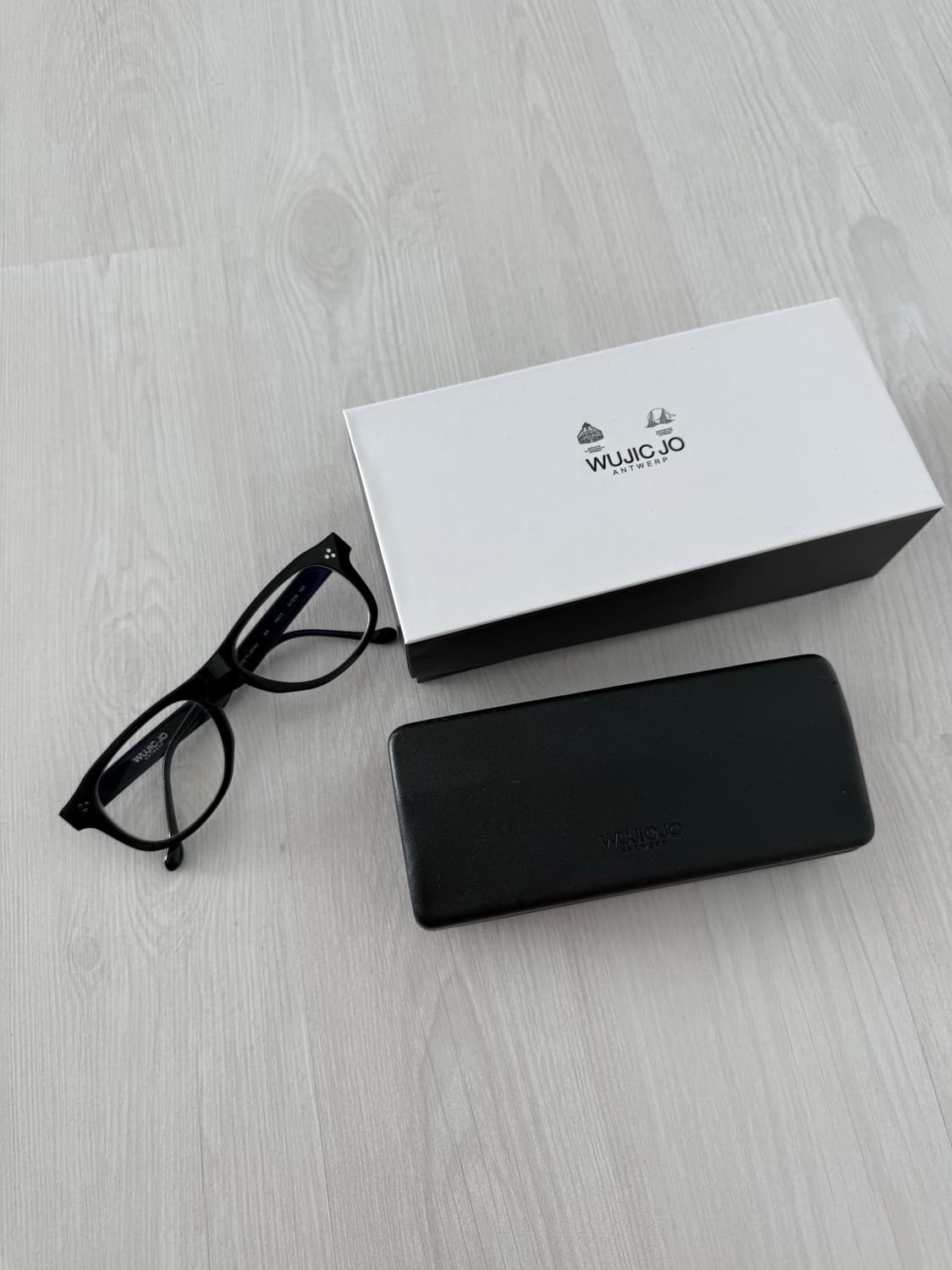 Wujic Jo A411 블랙 안경 상품이미지1