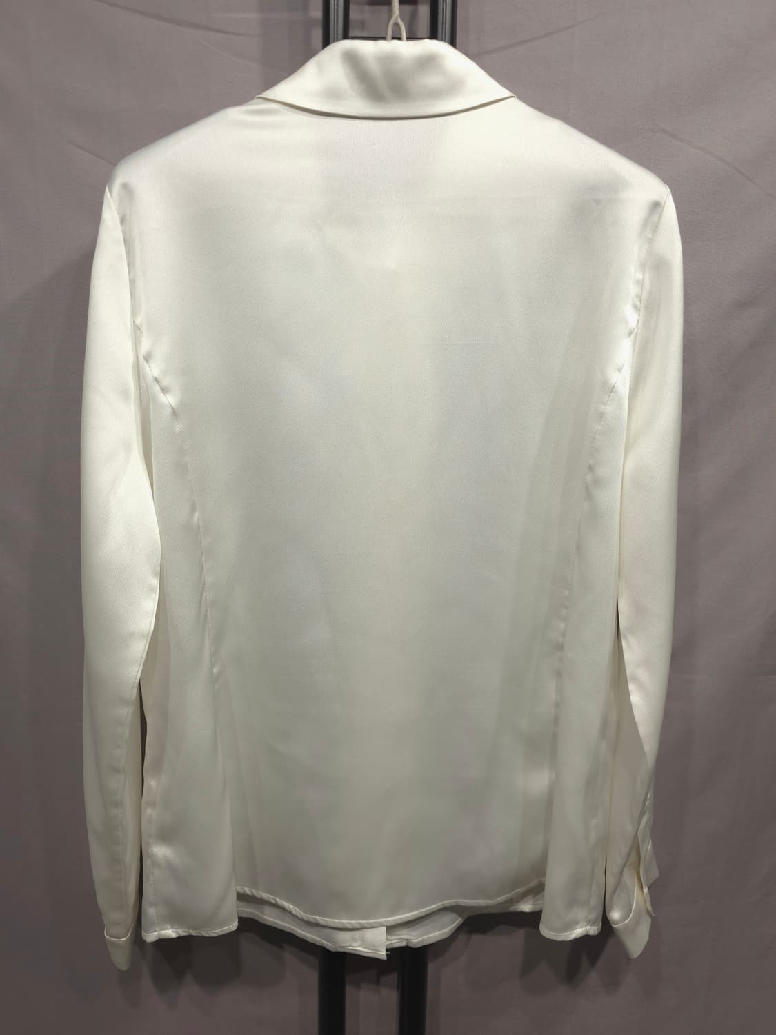 크로커다일 레이디 핀턱 실크 블라우스 100 상품이미지3