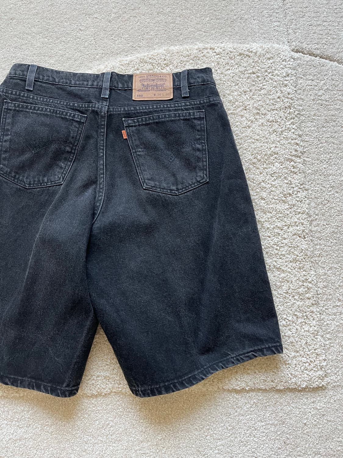 90s Levi's 560 오렌지탭 블랙 데님 쇼츠 (31-33) 상품이미지9