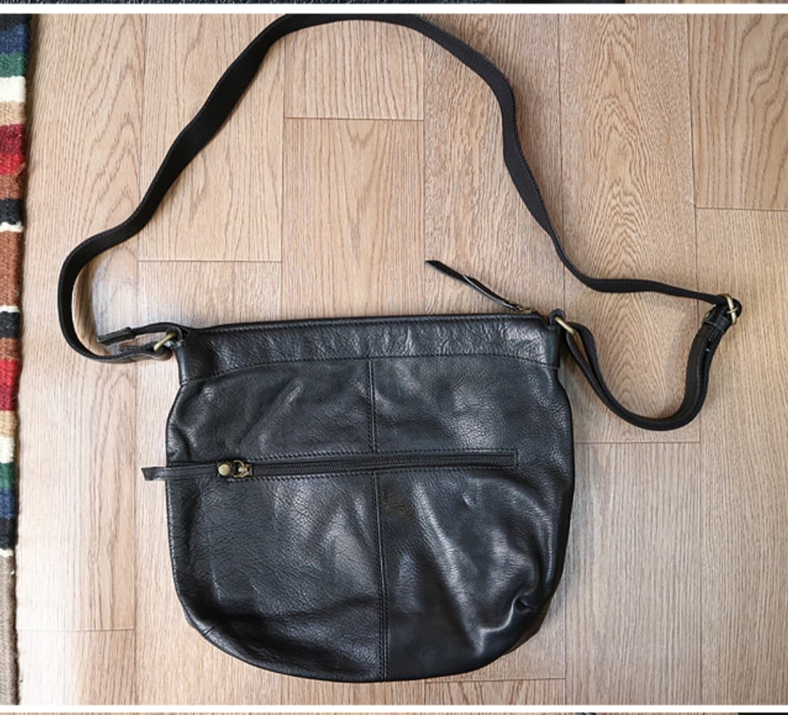 일본판 DAKOTA 퀄리티 높은 소가죽 크로스 백

 상품이미지7