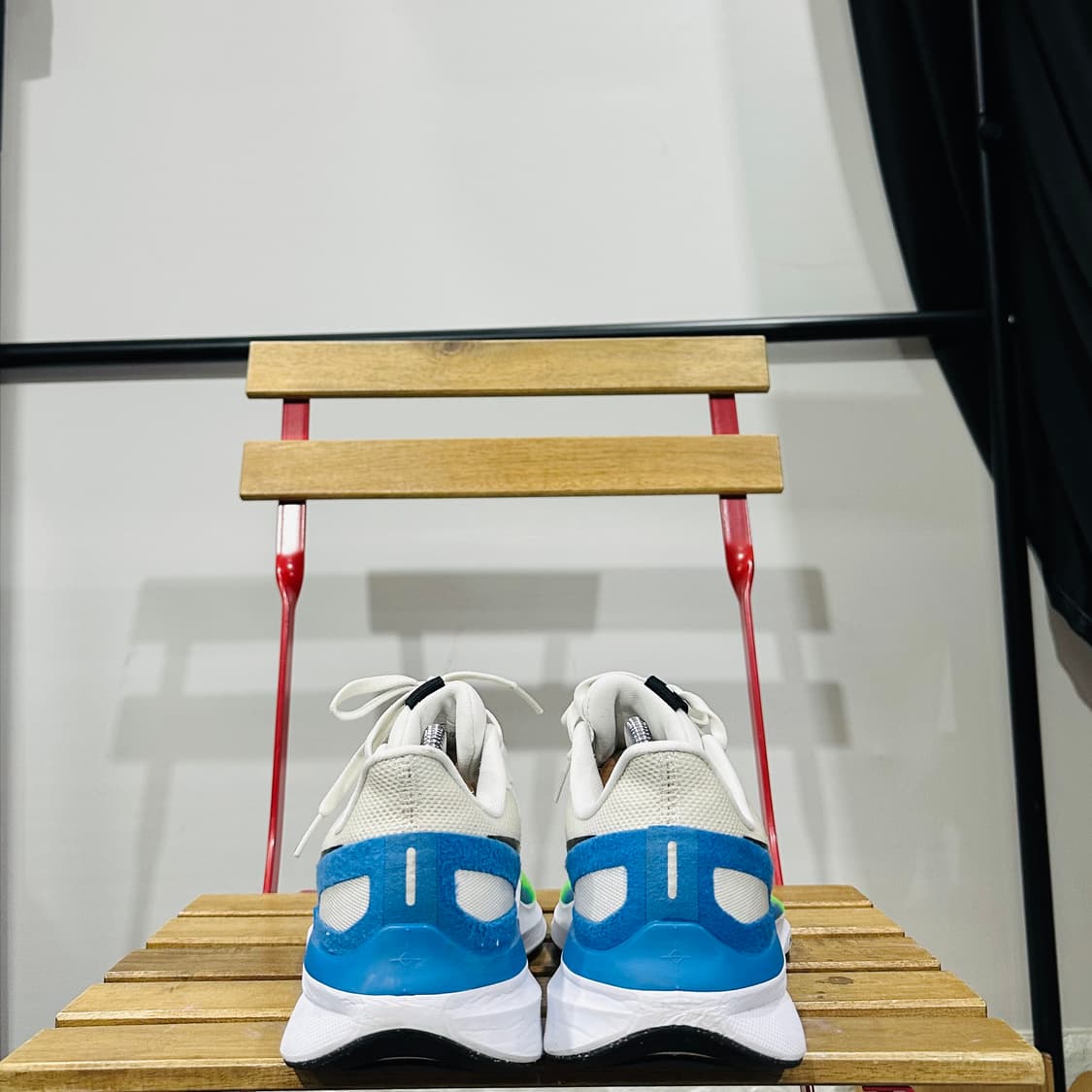 260) 나이키 운동화 남성 남자 런닝화 에어줌 스트럭처 상품이미지4