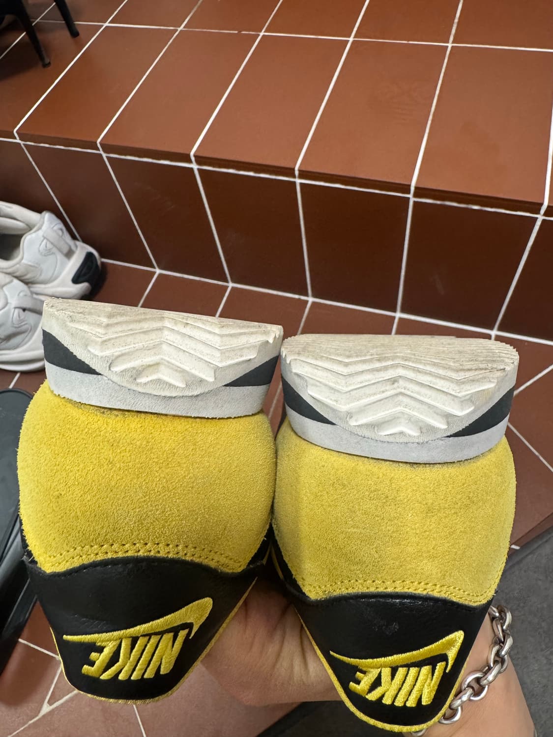 나이키 코르테즈 비비드 설퍼 280 상품이미지5