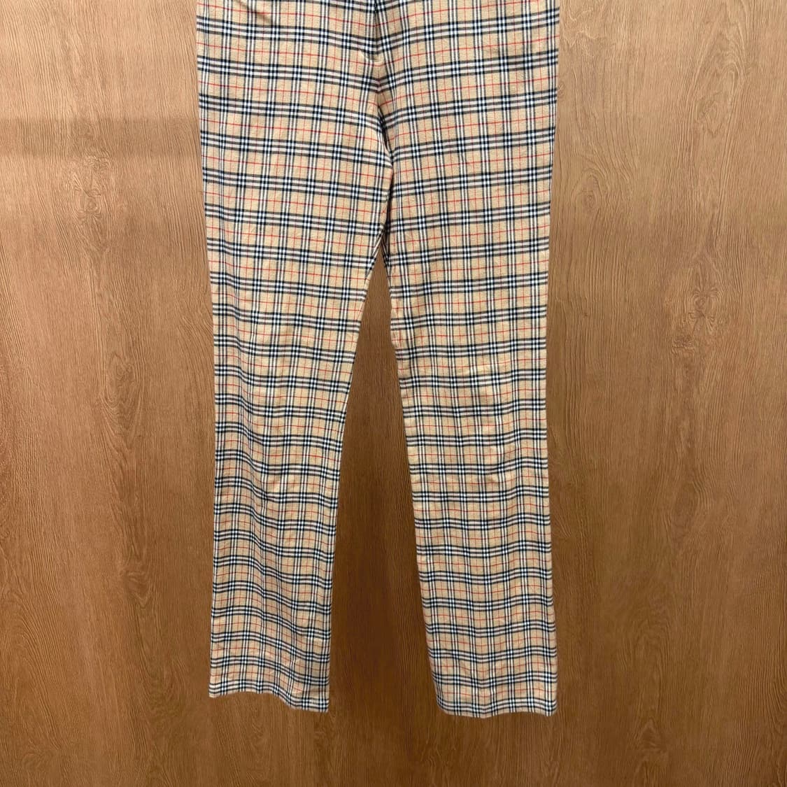 버버리 런던 슬랙스 팬츠 체크 패턴 후면 더블 포켓 디테일 베이지 상품이미지5