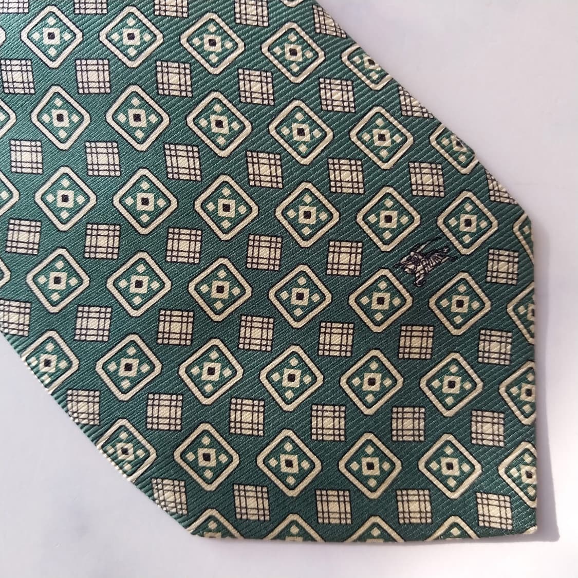 버버리 실크 그린 기하 패턴 넥타이 9.7cm A+등급 K1862
 상품이미지7