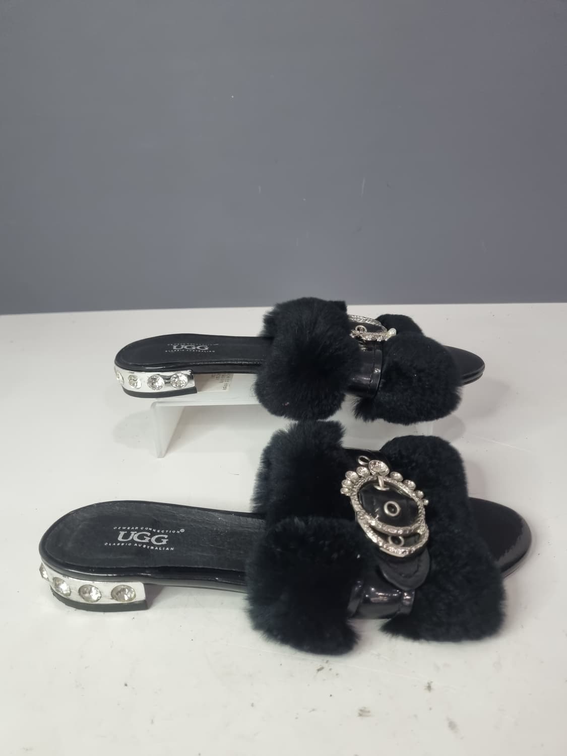 어그 38 브로치 슬리퍼 상품이미지1