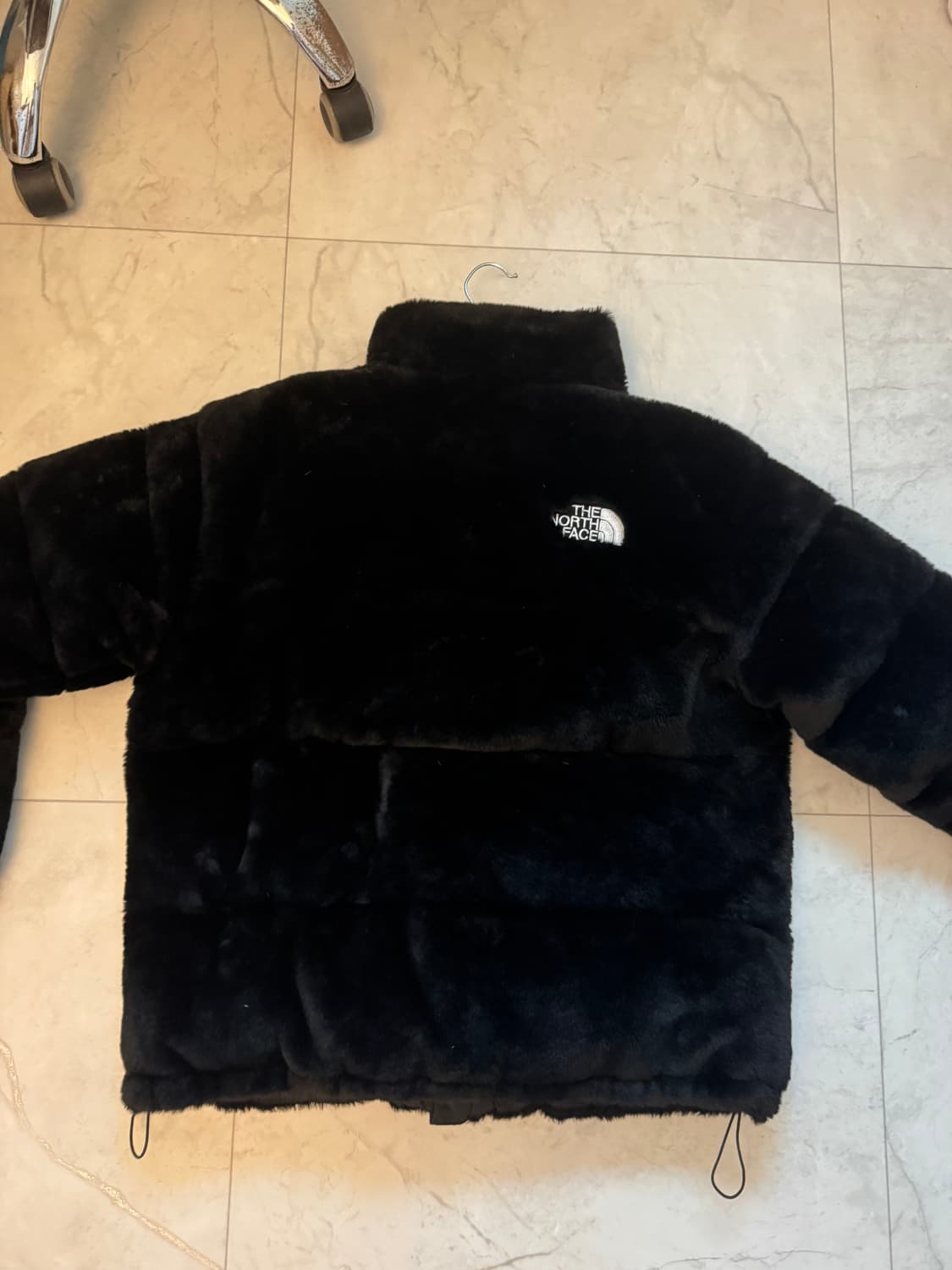 슈프림 x 노스페이스 스웨이드 눕시 자켓 블랙 - 23FW 상품이미지2