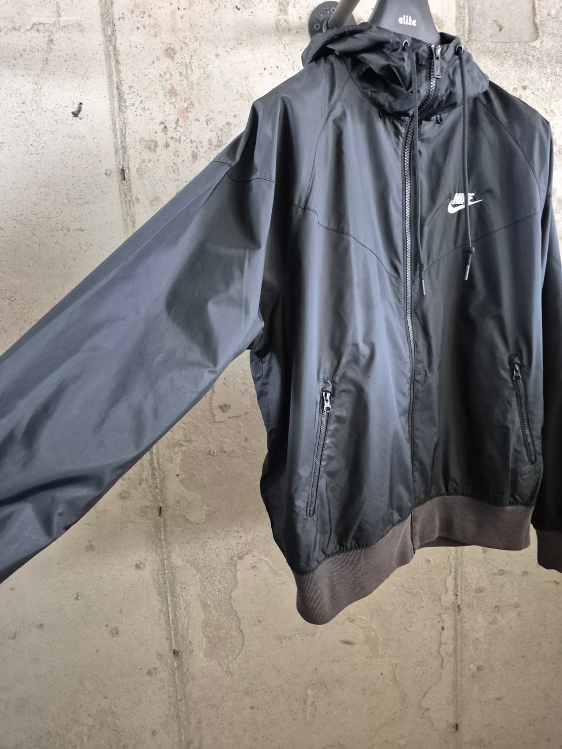 나이키 블랙 바람막이 후드집업 상품이미지2