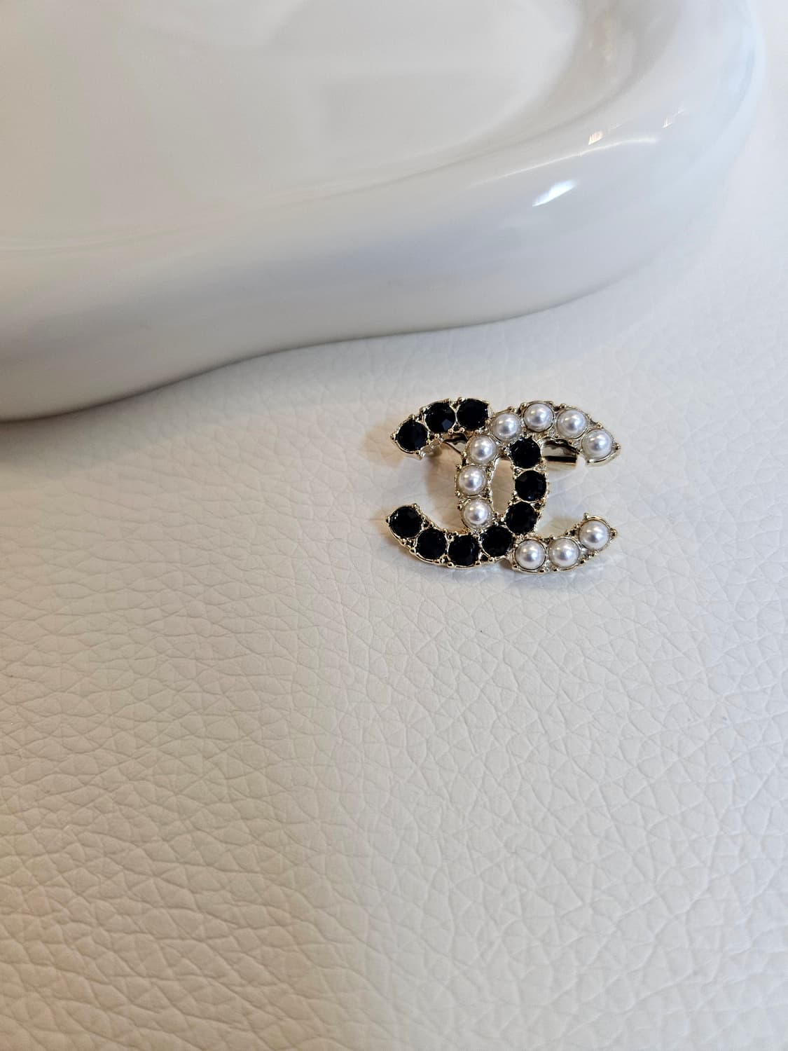 샤넬 블랙스톤&진주 미니 브로치 업사이클링 상품이미지3