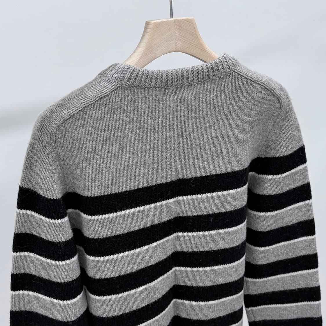 [S+급/M] 셀린느 트리오페 스트라이프 크루넥 울 니트 상품이미지5