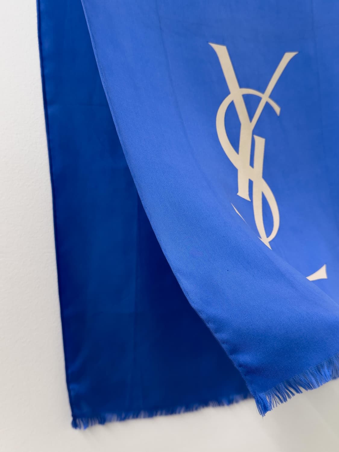 입생로랑 스카프 상품이미지3