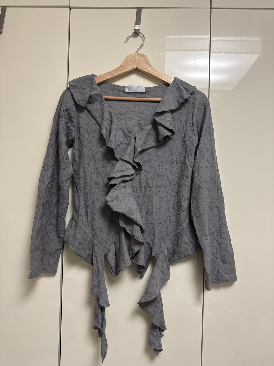 더기 윙클 프릴 블라우스 티셔츠 gray 상품이미지2