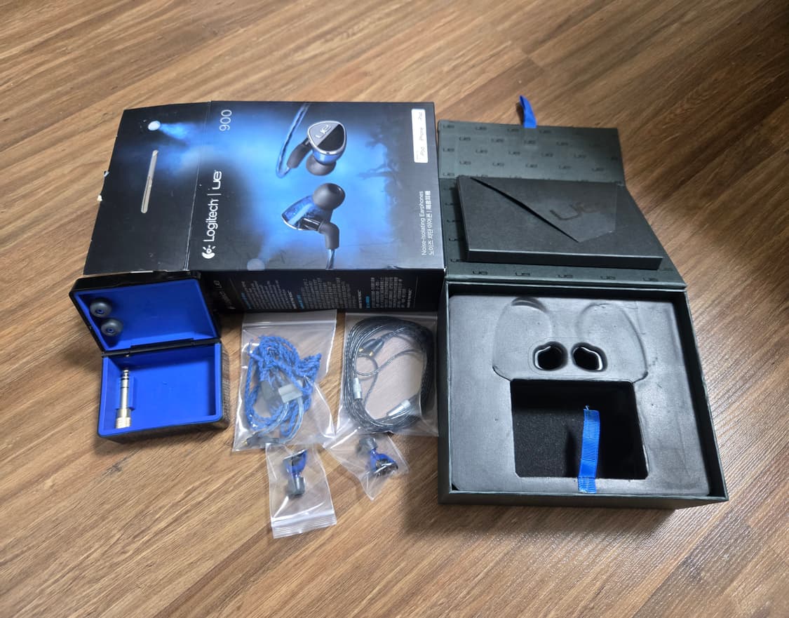 UE900 얼티밋이어 이어폰 오리지널버전 [구패키지 풀팩] 상품이미지1