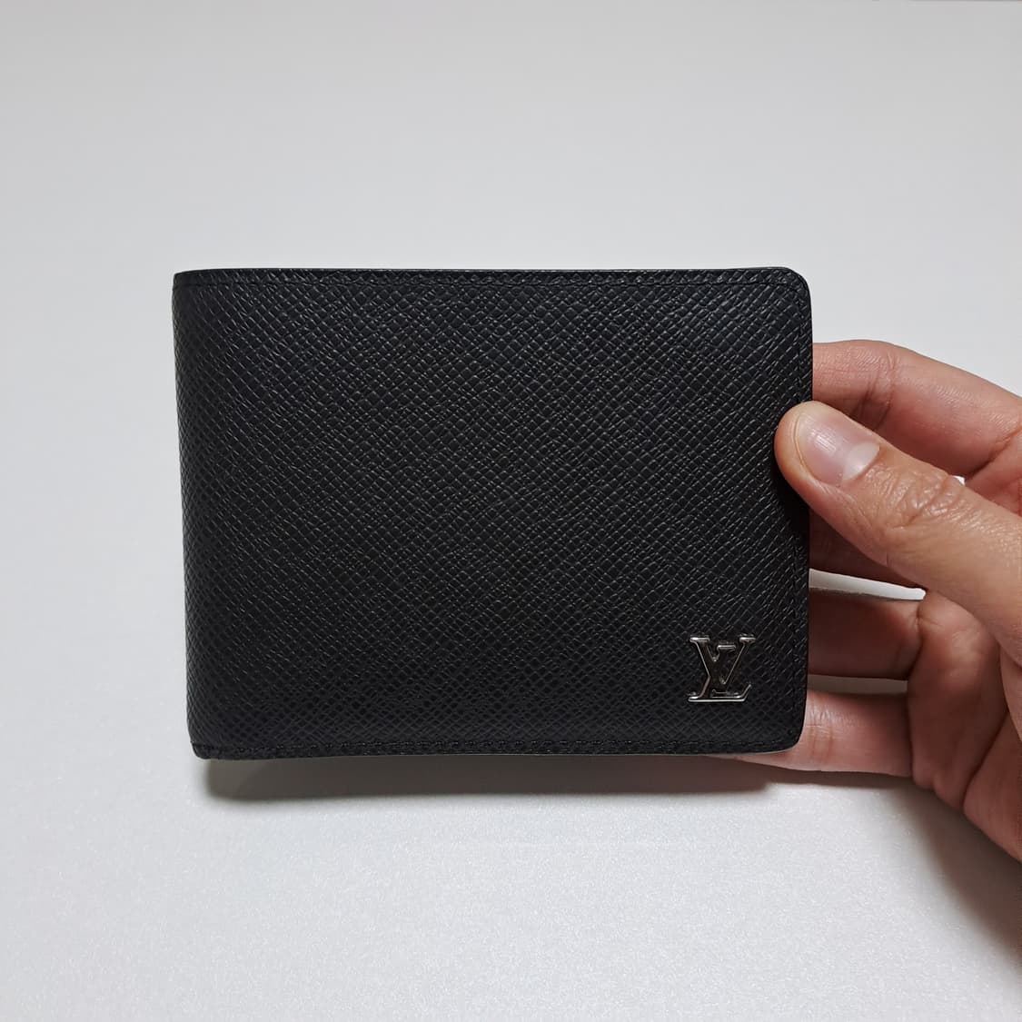 [100%/정품] 루이비통 멀티플 타이가 블랙 반지갑, 루이비통지갑 상품이미지2