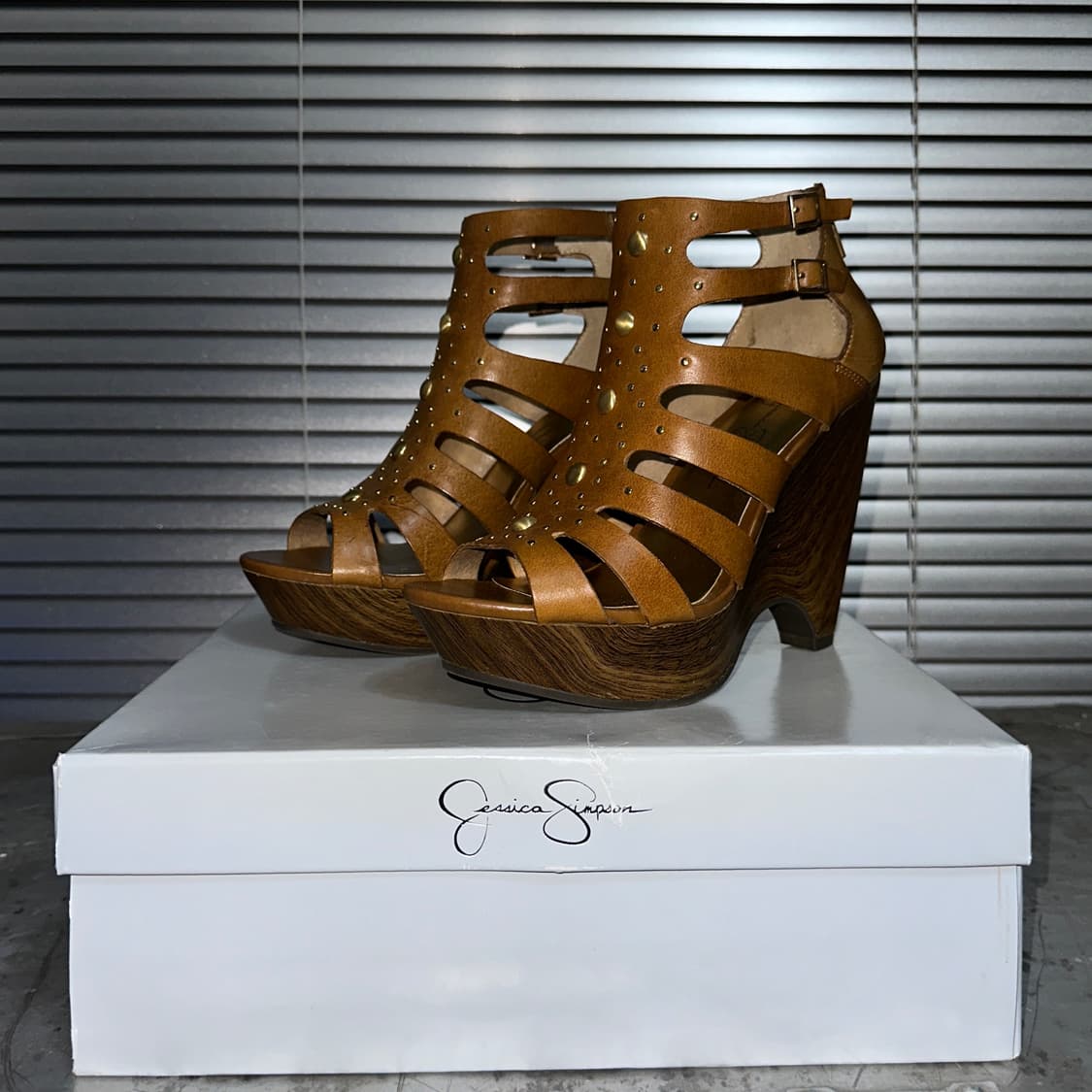 00s 데드스톡 가죽 앤 브라스 웨지 샌들 풀박스 상품이미지3