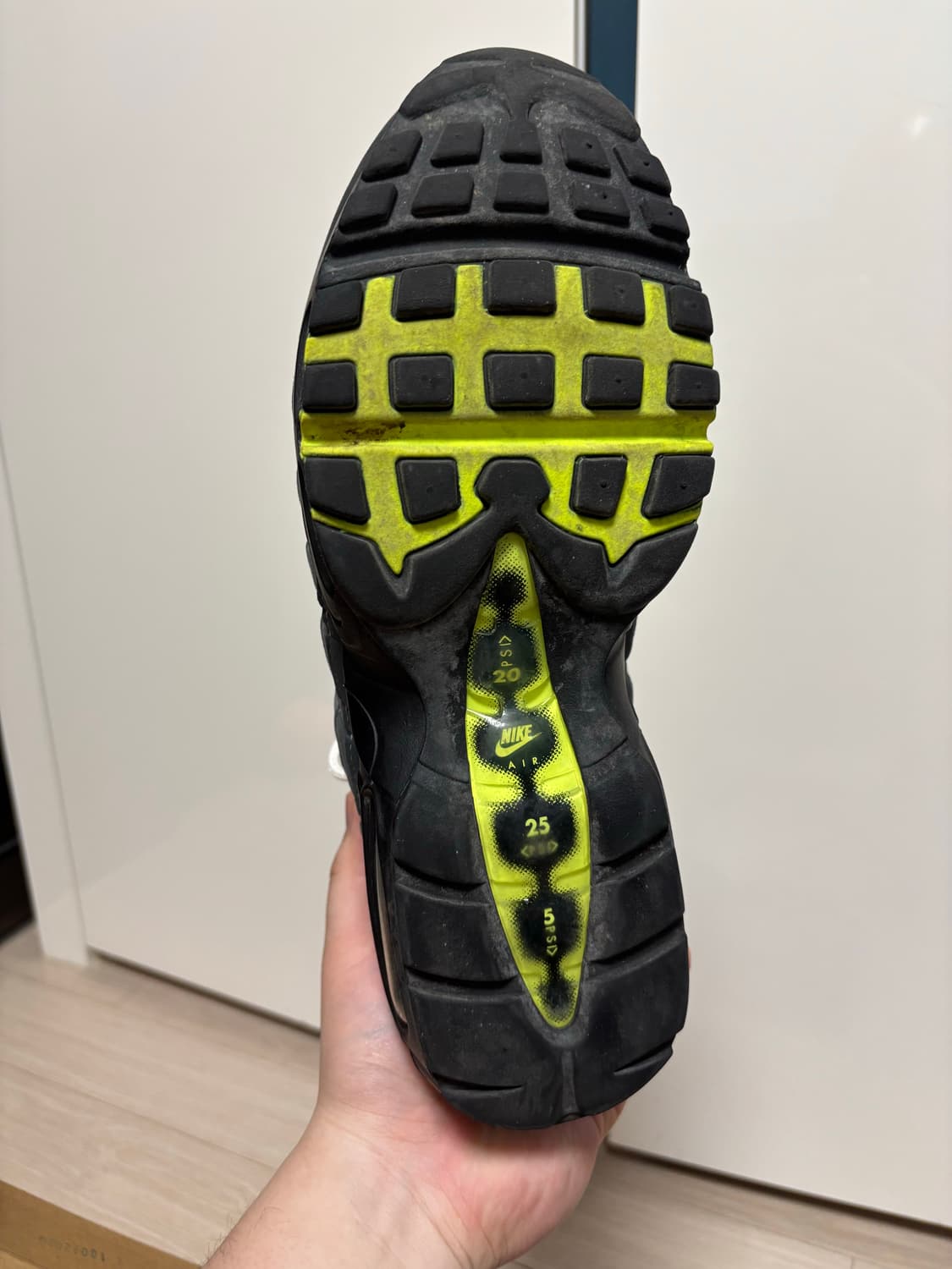 에어맥스95 OG 네온 옐로우 2020 상품이미지6