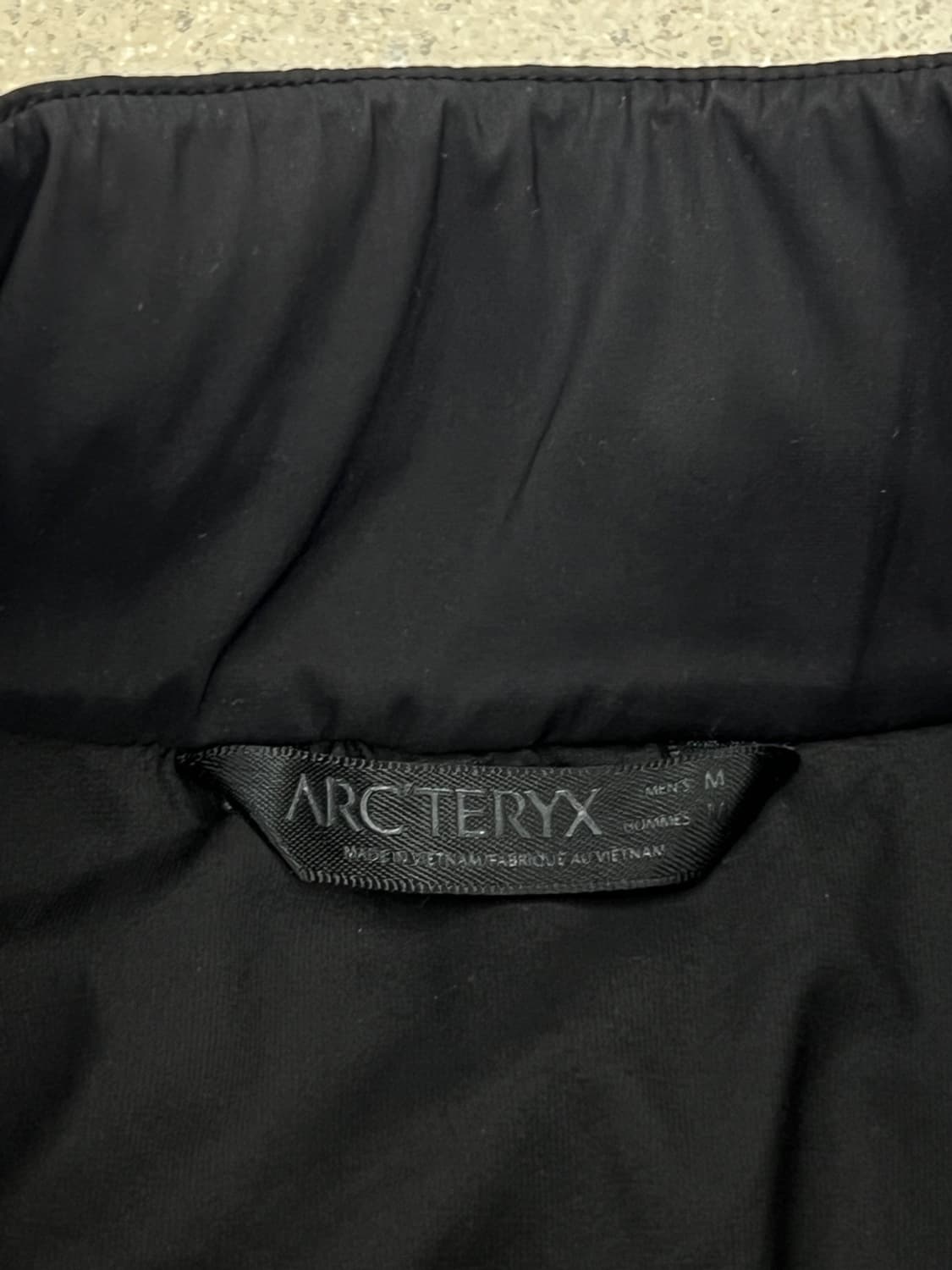 아크테릭스 블랙 프로톤 LT 자켓 상품이미지6