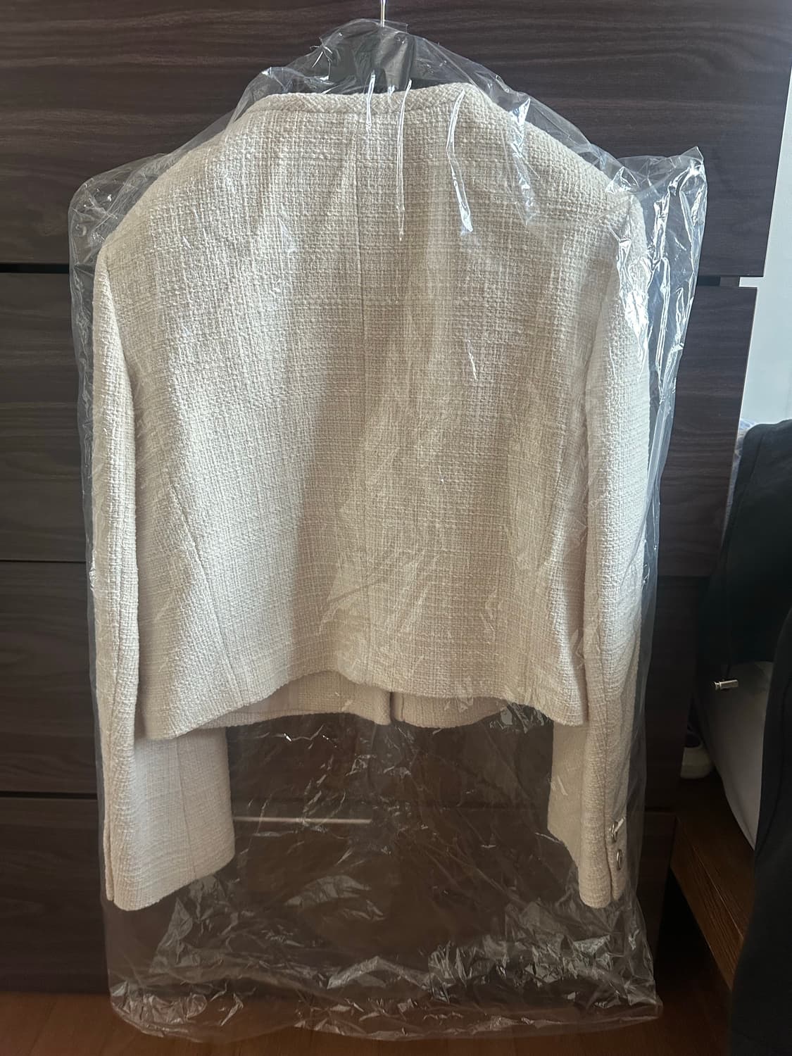 (새상품)on&on 아이보리 라운드크롭 자켓 상품이미지3