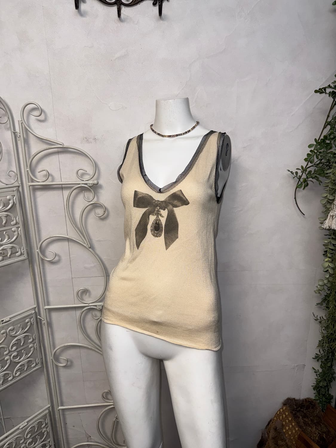 Ivory vintage ribbon printed sleeveless 상품이미지1