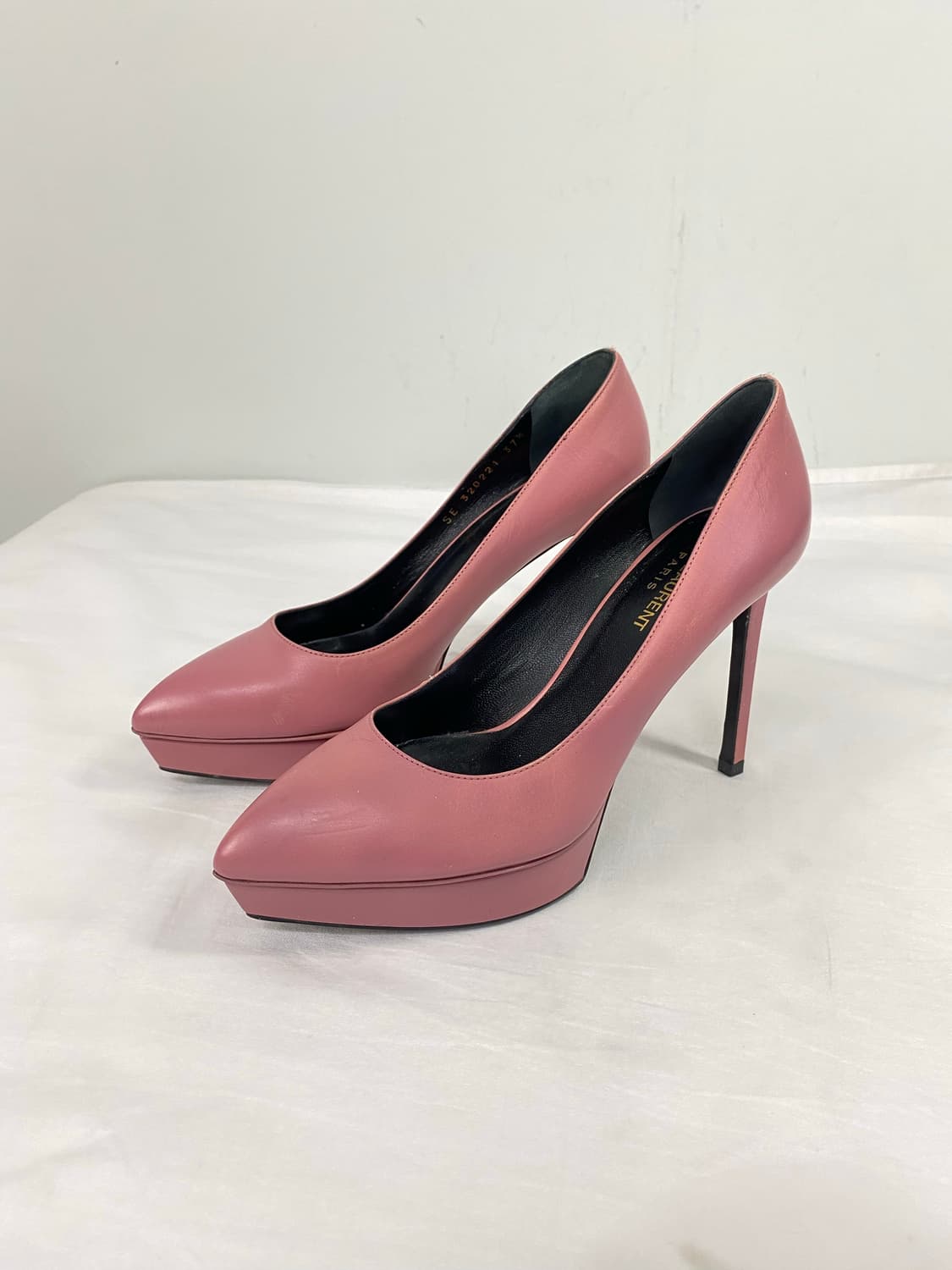 생로랑 핑크 레더 펌프스 힐 37 1/2  상품이미지3