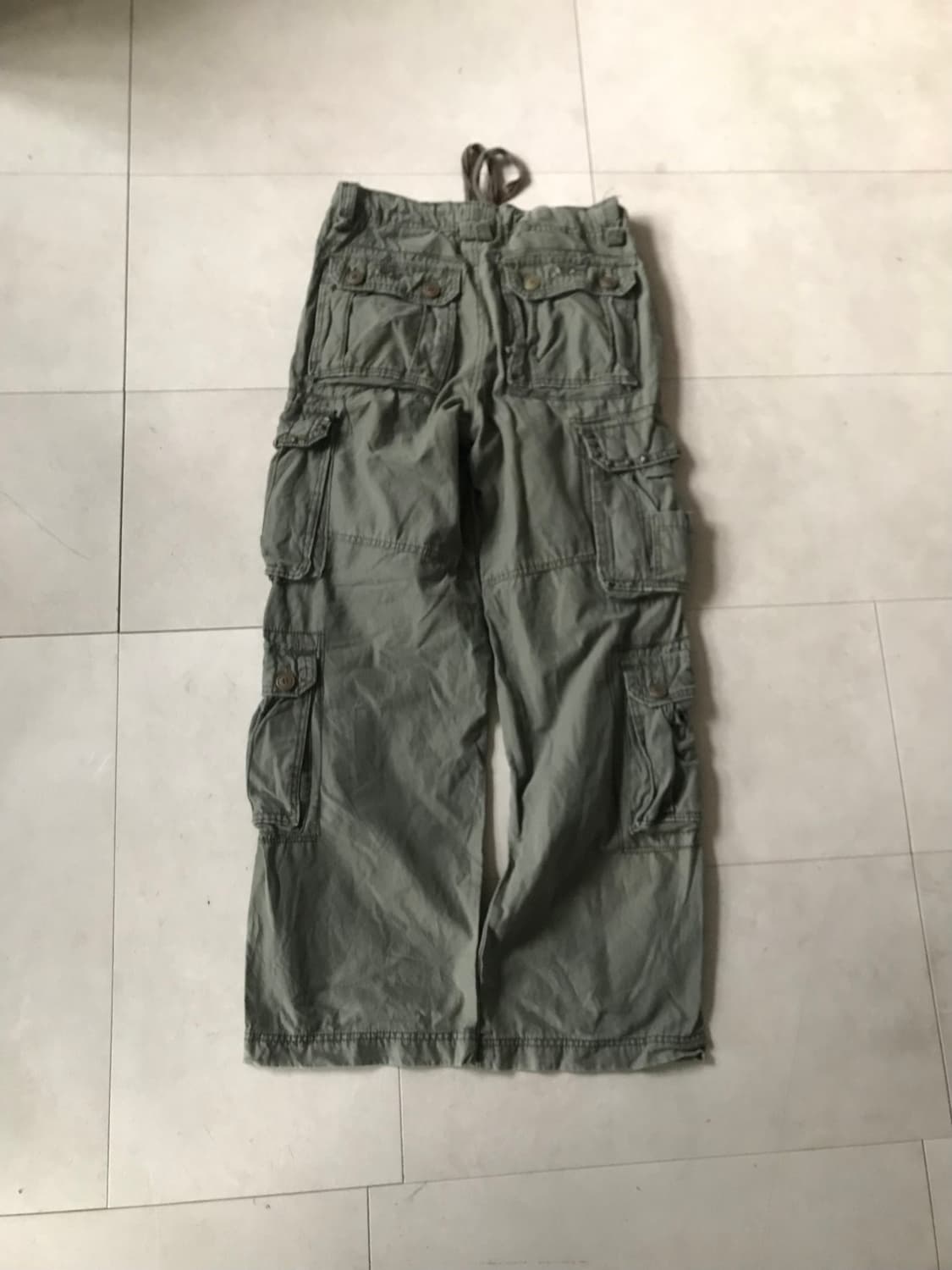 카키 와이드핏 디테일 카고팬츠 상품이미지10