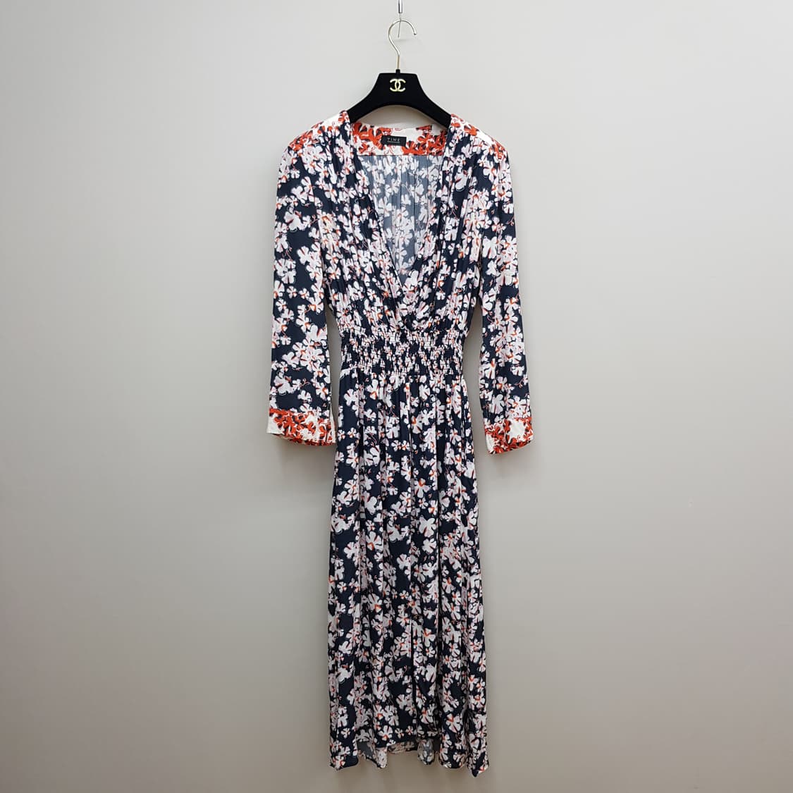 한섬 타임 플라워 패턴 셔링 롱 원피스 82-94-160사이즈 상품이미지1