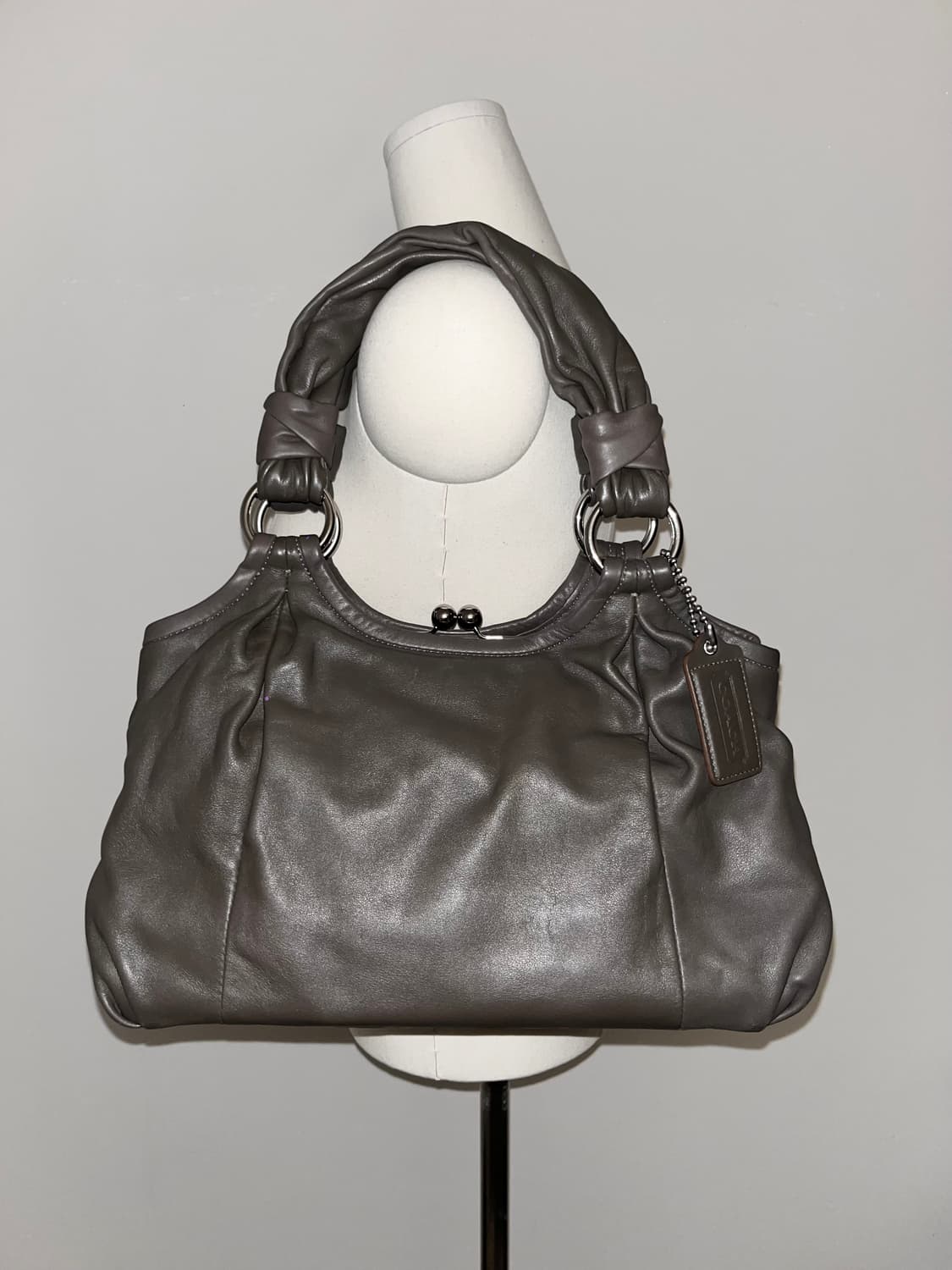 📦 Coach brown gray Shoulder Bag 상품이미지1