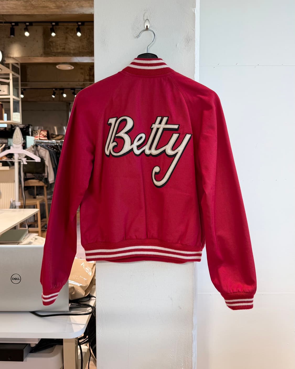 생로랑 레드 포에버 베티 바시티 자켓 상품이미지7