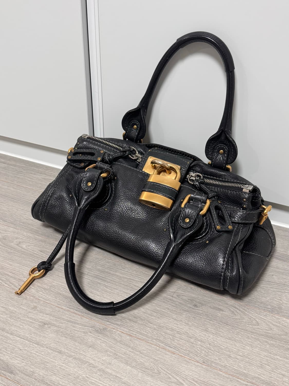 끌로에 패딩턴 백 빈티지블랙 상태A 상품이미지2