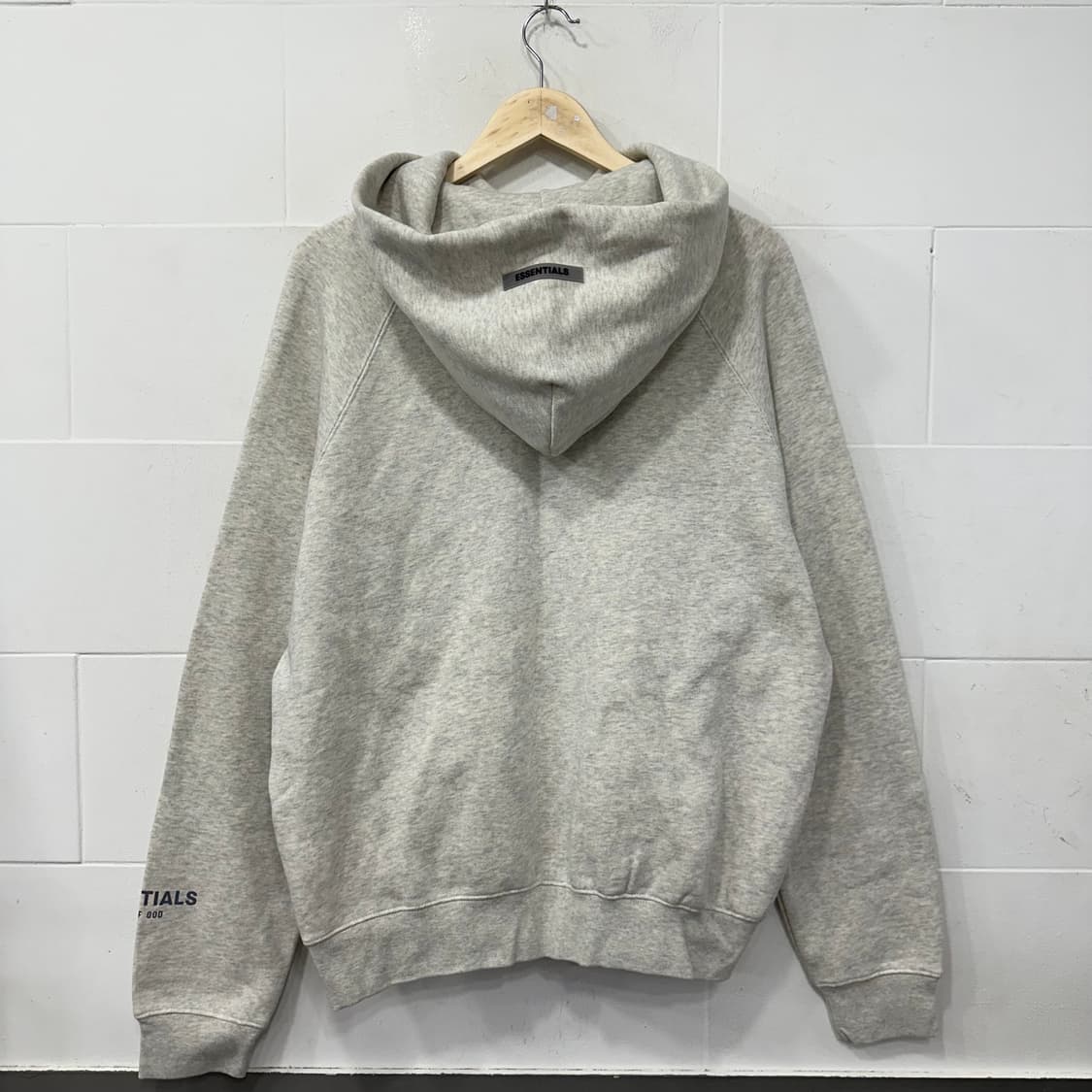 에센셜 후드티 상품이미지2