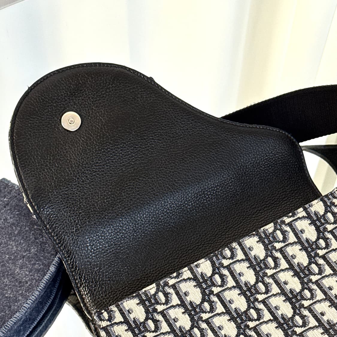 디올 오블리크 새들 메신저백 1ADPO325 상품이미지5