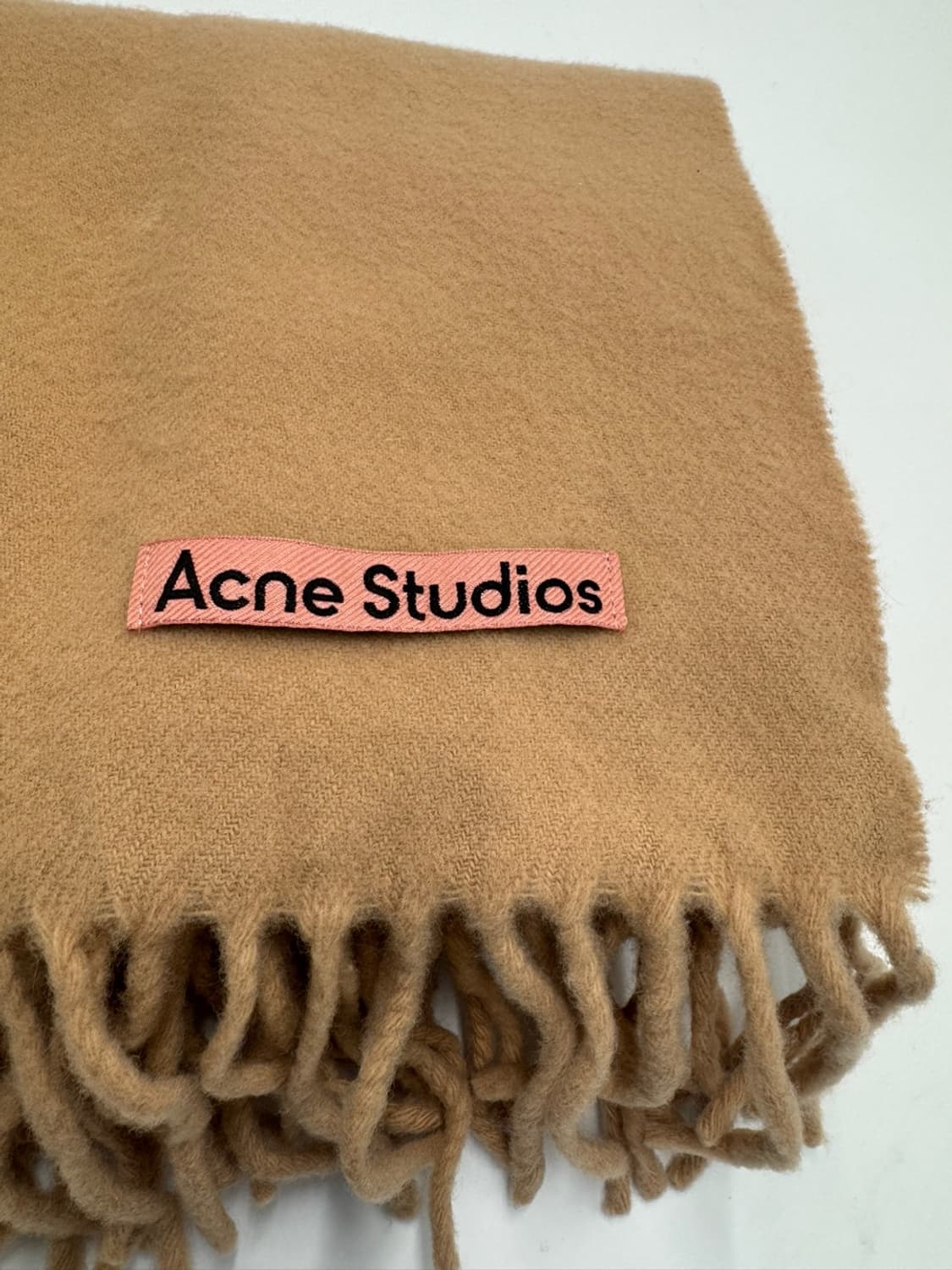 아크네스튜디오 상품이미지2