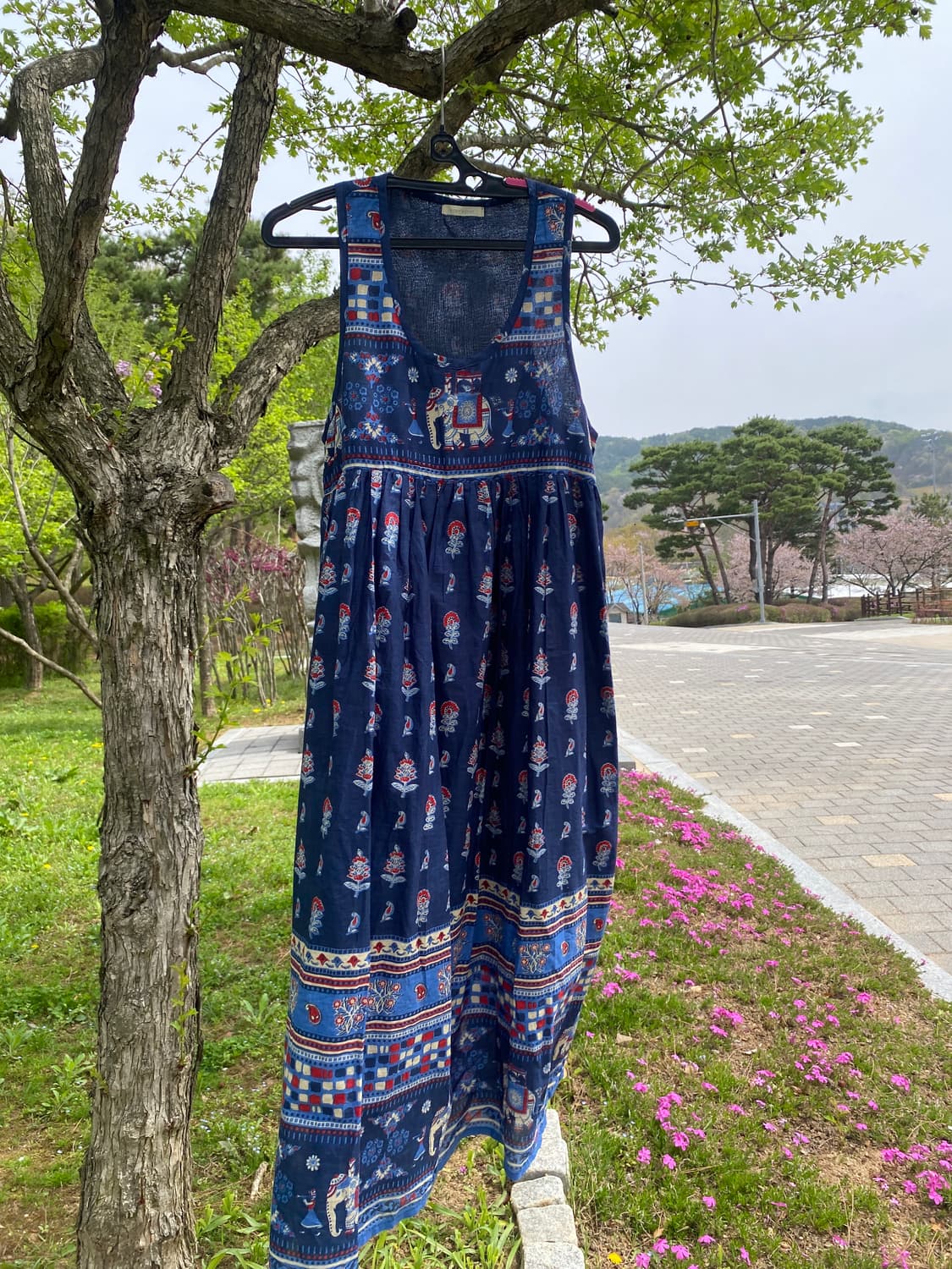 "멀리 떠나지 않아도 여행하는 기분을 주는 원피스” 상품이미지1